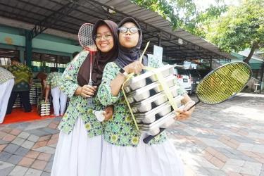 Erin Bisa Makan Lezat Tiap Hari dan Rajin Menabung, Kisah Makan Bergizi Gratis di MAN Sidoarjo