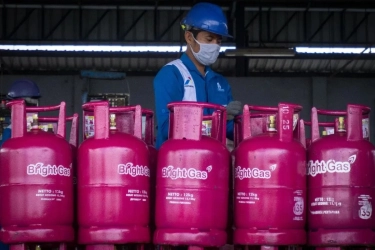 Pertamina Salurkan 983 Tabung LPG untuk Dapur Umum Korban Banjir di Sumatera