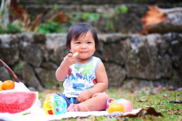 Mencukur Habis Rambut Bayi Bikin Tumbuh Lebih Tebal, Benarkah?
