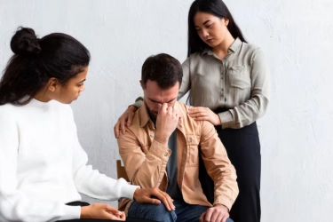 Mengapa Utang Pinjol Sering Disembunyikan dari Keluarga? Ini Penjelasan Psikolog