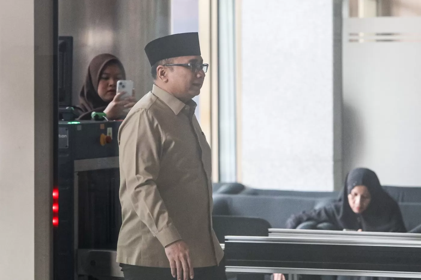 Tak Berstatus Tersangka Usai Diperiksa KPK Selama 8 Jam, Gus Yaqut: Tanyakan Langsung ke Penyidik