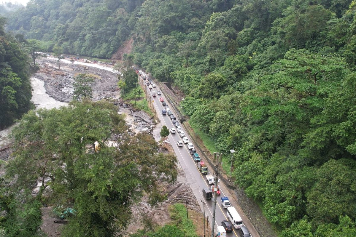 Hutama Karya Infrastruktur Percepat Perbaikan Akses Lembah Anai, Uji Coba Dibuka untuk Mobil