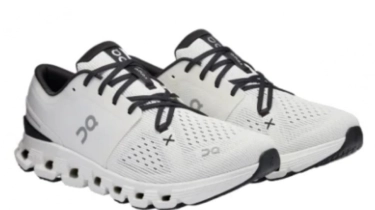 5 Sepatu On Cloud Terbaik untuk Lansia, Nyaman Dipakai Jalan Kaki Maupun Olahraga