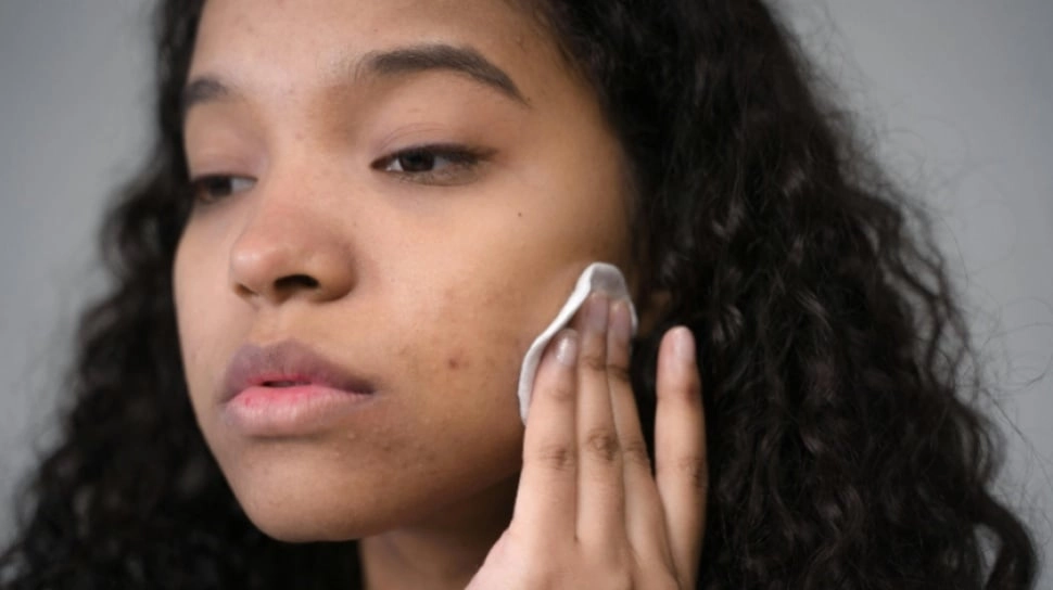 Misteri Micellar Water: Kenali Kandungan, Manfaat, dan Cara Pemakaiannya