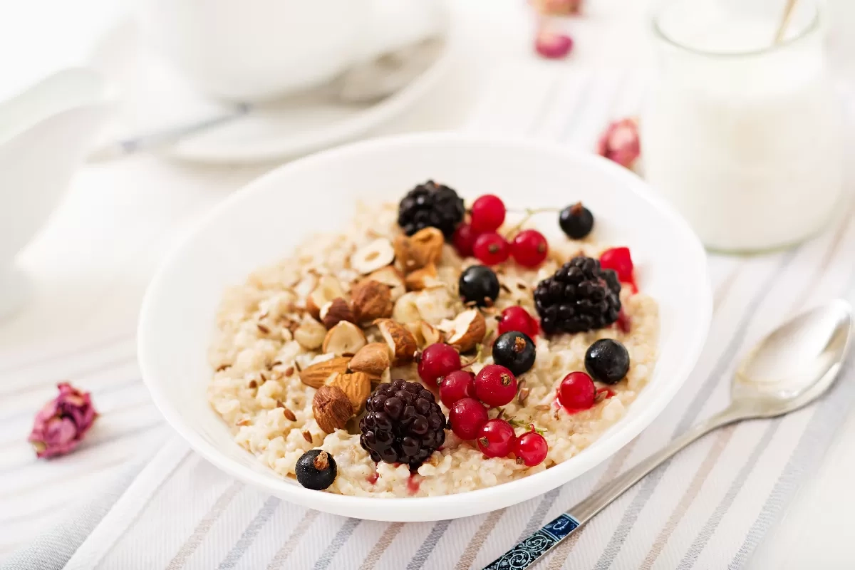 Cocok untuk Sarapan! Inilah 5 Manfaat Oatmeal untuk Kesehatan serta Cara Tepat Mengolahnya