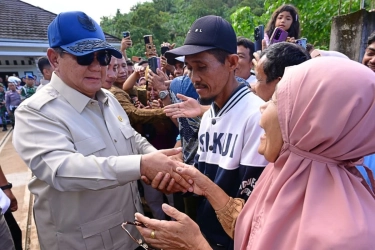 Prabowo di Agam: Saudara Tidak Sendiri, Tiap Hari Kita Pikirkan Cara Perbaiki Keadaan