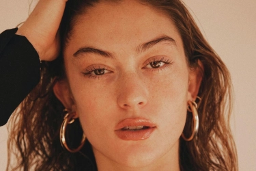 Tren Makeup 2025, Minimalis dan Tampilan Kulit Sehat Jadi Favorit