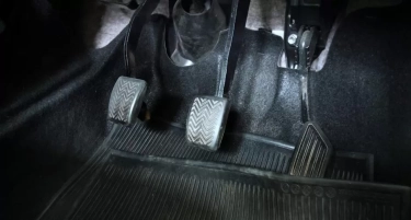 8 Dampak Buruk Menginjak Pedal Gas Sembarangan yang Harus Diketahui Pengemudi