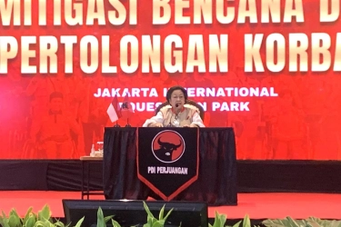 Megawati Instruksikan Baguna PDIP Bangun Dapur Umum di Sumatera