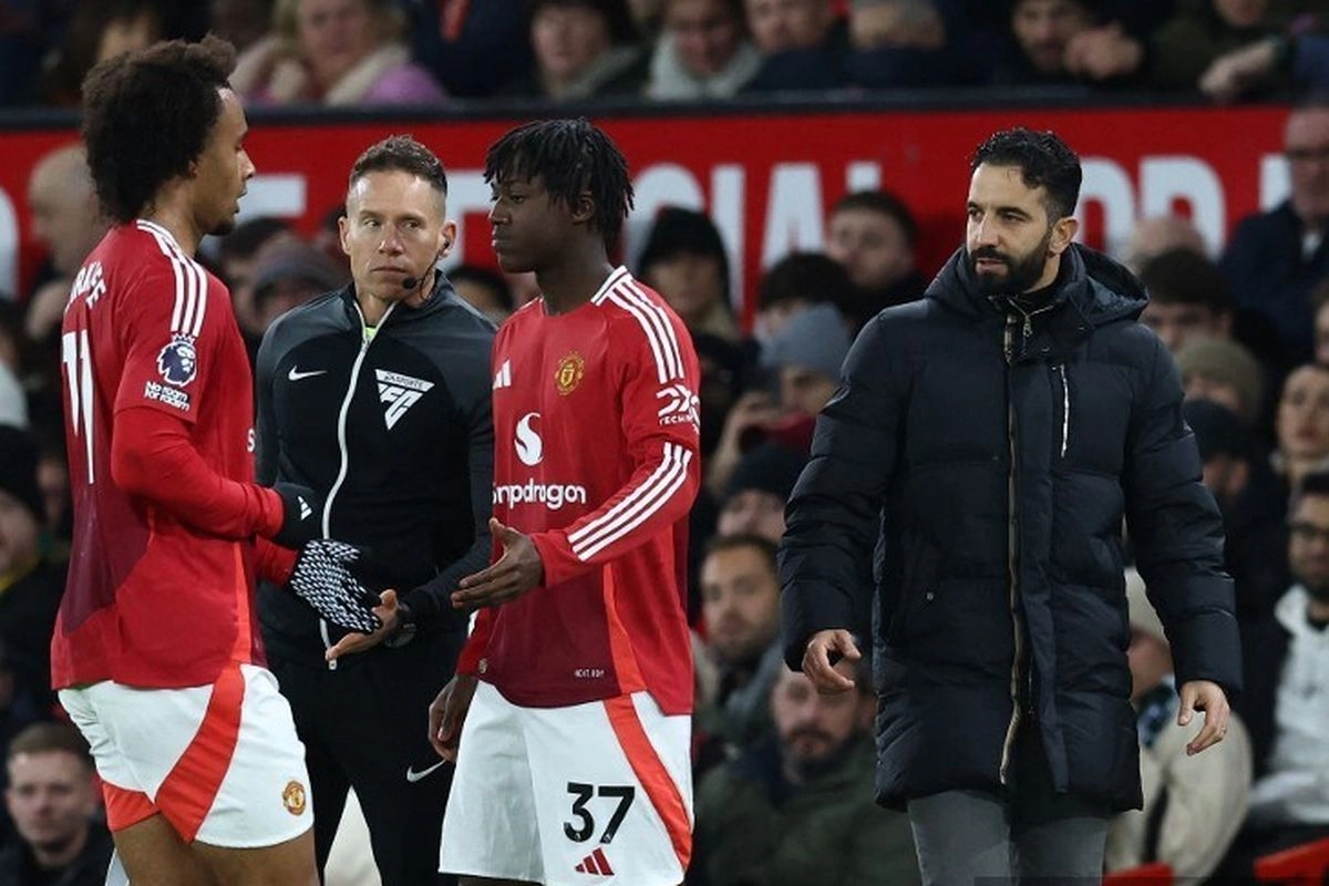 Pesan 'Free Kobbie Mainoo'' Menggema Usai Man United Pasang Harga Tinggi