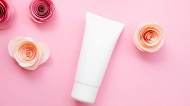 7 Face Wash untuk Usia 45 Tahun ke Atas, Cocok Jadi Hadiah Hari Ibu