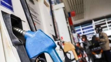 Dampingi Presiden, Bahlil Ungkap BBM hingga Listrik di Sumbar Tertangani Pasca-Bencana