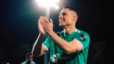 Lommel SK Unggah Foto Joey Pelupessy Hitam Putih Jelang Laga Terakhir, Sinyal ke Persib?