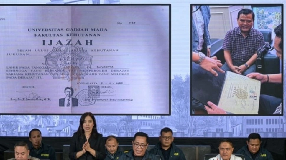 Terpopuler: Awal Mula Ijazah Jokowi Dituduh Palsu, Artis AK Terseret Isu Perselingkuhan Ridwan Kamil