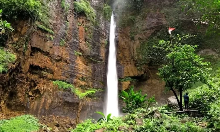 Cari Air Terjun Tersembunyi? Ini 8 Wisata Alam di Lumajang