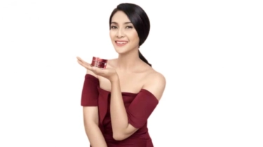 7 Moisturizer Terbaik untuk Flek Hitam Usia 60 Tahun ke Atas