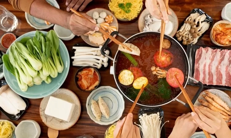 Top 9 Tempat Makan Dekat Bandara El Tari Kupang: Pilihan Seafood Favorit hingga Restoran Keluarga