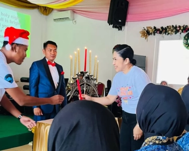 Usai Kemunculan Ferdy Sambo Viral, Kini Putri Chandrawati Terlihat Rayakan Ibadah Natal di Lapas IIA Tangerang