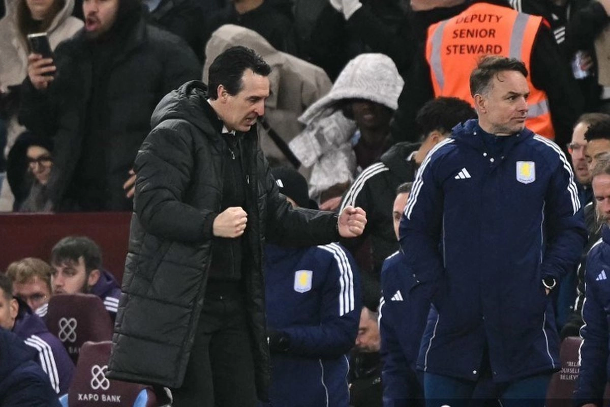 Alasan Unai Emery Lempar Jaket Saat Aston Villa Libas Man United