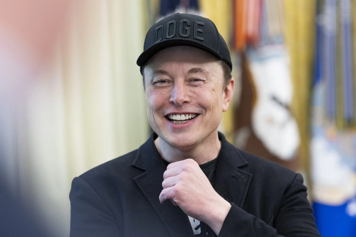 Elon Musk Jadi Orang Pertama dengan Kekayaan Rp 12.538 Triliun