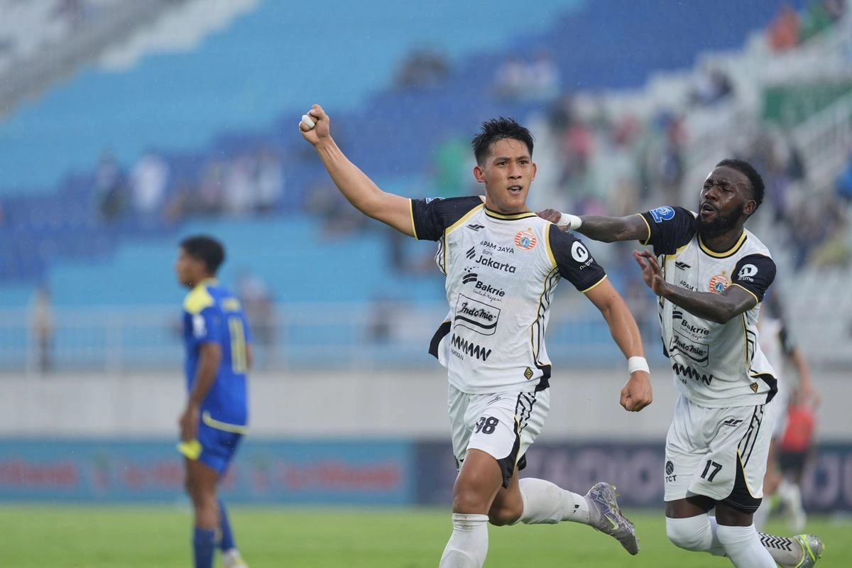Hasil HT Semen Padang Vs Persija Jakarta 0-0: Figo Dennis Kartu Merah