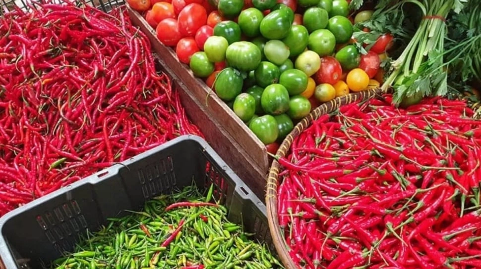 Jelang Libur Nataru, Mayoritas Harga Pangan Nasional Kompak Melandai, Cabai dan Bawang Merah Turun