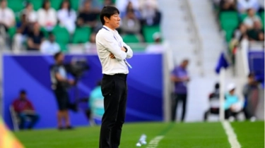 Vietnam Raih Treble Sepanjang 2025, Suporter Indonesia Ungkit-ungkit Shin Tae-yong