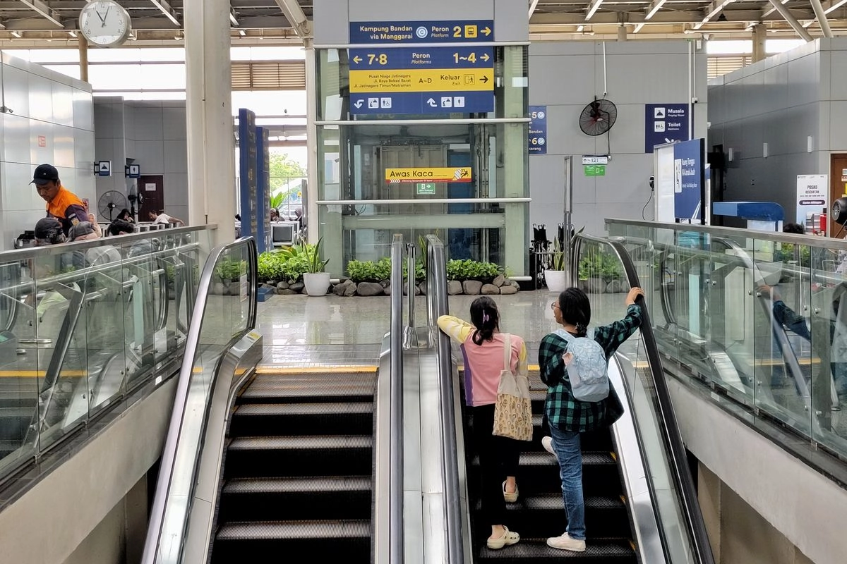 Catat! Ini Daftar Kereta Api yang Berhenti di Stasiun Jatinegara