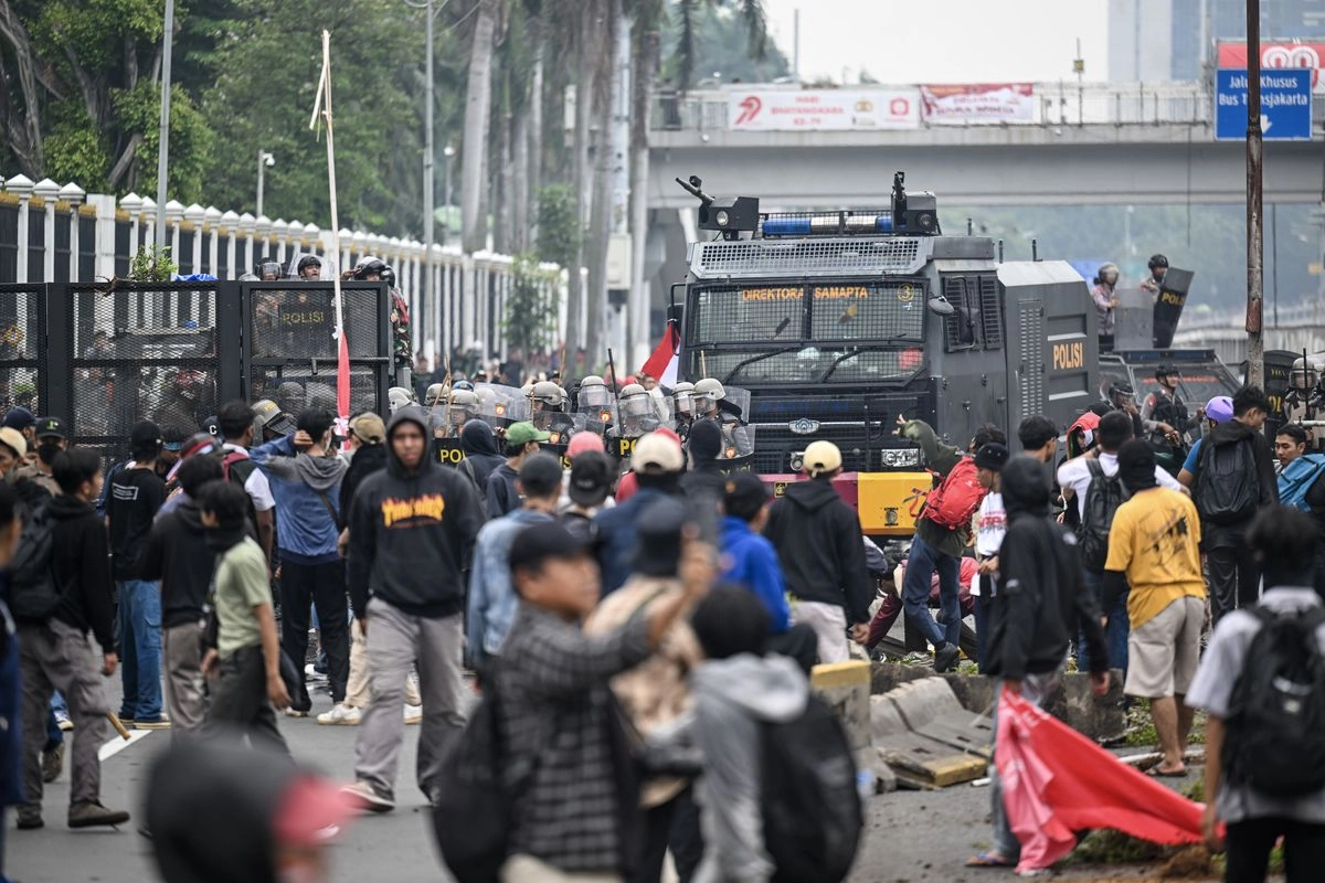 Kerusuhan Agustus 2025 Berujung Tuntutan Reformasi Polri