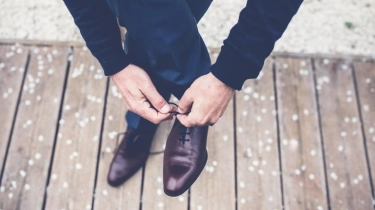 4 Sepatu Pantofel Lokal Terbaik untuk ke Gereja saat Misa Natal 2025, Elegan Gak Mahal