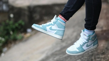 5 Sepatu Sneakers untuk Betis Besar, Nyaman dan Bikin Kaki Terlihat Jenjang