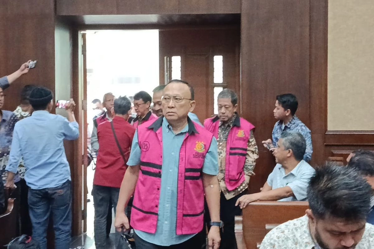 Eks Direktur BUMN Hanung Budya Didakwa Akomodasi Permintaan Riza Chalid Sewa Terminal BBM Merak