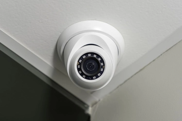 Ketahui Dulu Bedanya CCTV Indoor dan Outdoor Sebelum Pasang di Rumah