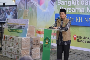 Santai Dikritik, Menag: Lebih Banyak Orang Jatuh karena Dipuji