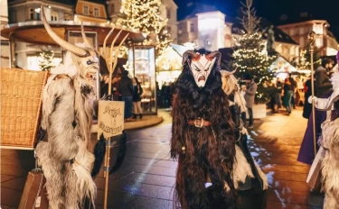 10 Tradisi Perayaan Natal Unik di Berbagai Negara, di Jepang Harus Makan Ayam KFC