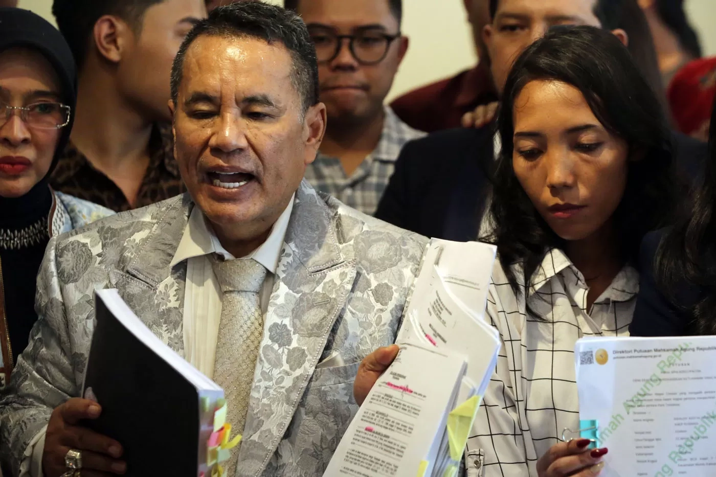 Hotman Paris Dapat Kado Natal Spesial dari Presiden Prabowo Subianto, Apa Isinya ?