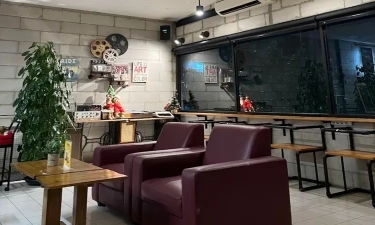 Rekomendasi 10 Kafe Estetik Dekat Stasiun Bangodua Cirebon untuk Para Traveler