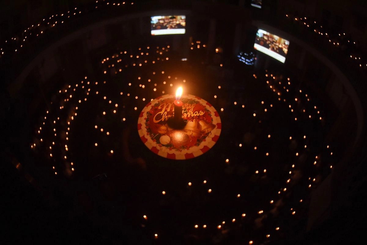 Natal di Tengah Dunia yang Rapuh