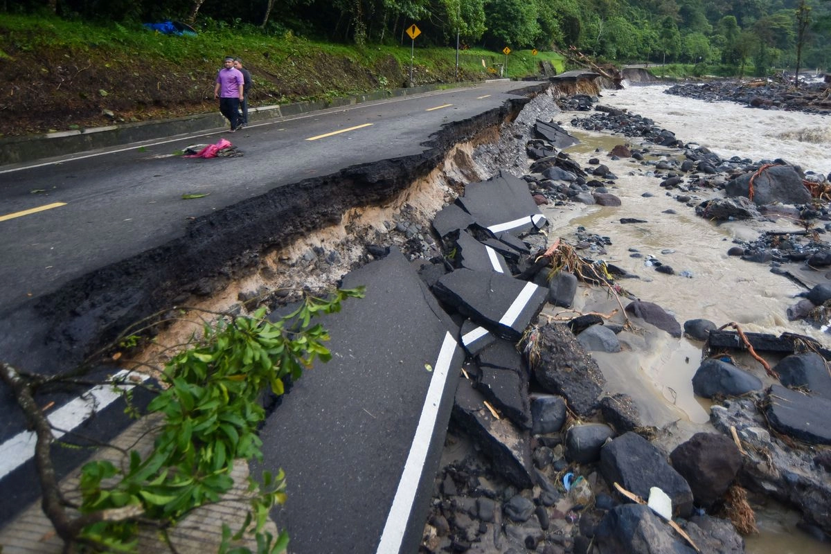 Pratikno: 90 Persen Jalan Nasional Terdampak Banjir Sumatera Sudah Berfungsi