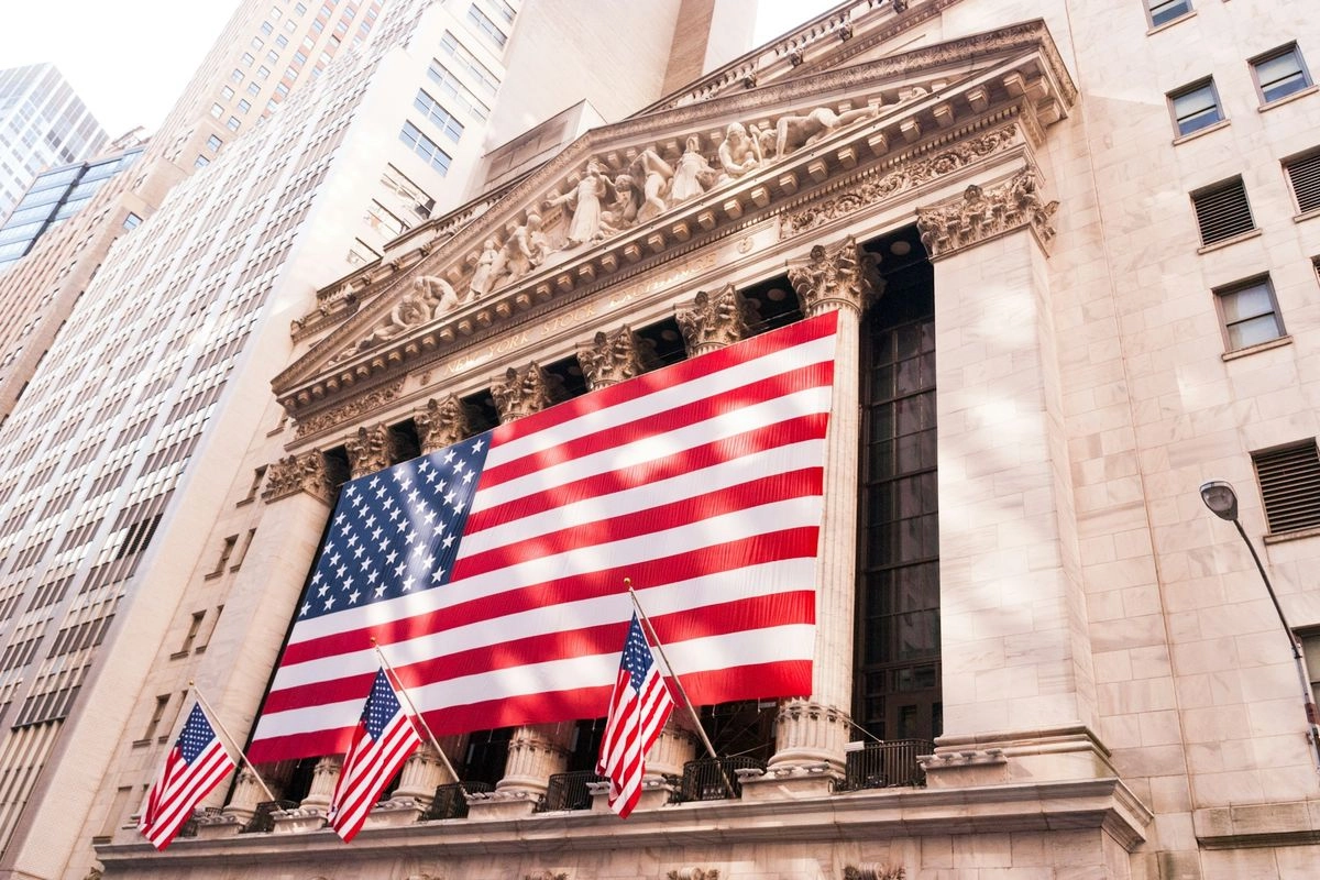 Reli Akhir Tahun Dimulai, Wall Street Pecahkan Rekor Jelang Nata