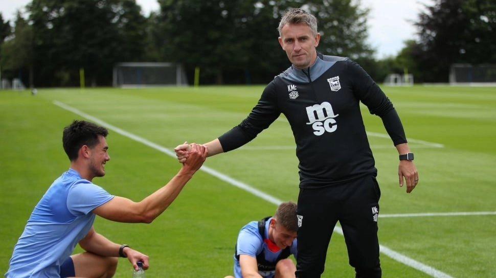 Siapa Kieran McKenna? Pelatih Ipswich Town yang 'Permainkan' Karier Elkan Baggott