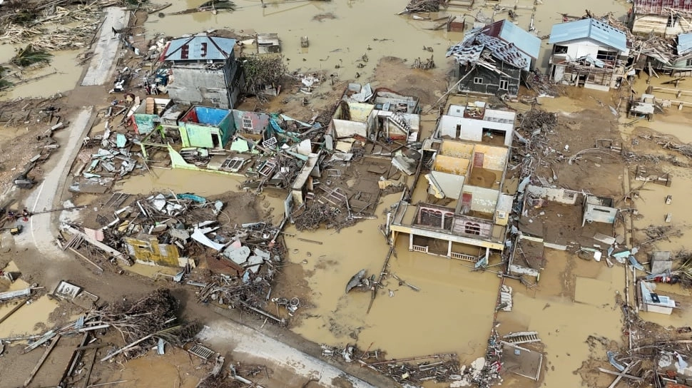 Simas Insurtech Bayar Klaim Asuransi Kendaraan Rp 1,3 Miliar ke Korban Banjir Sumatera