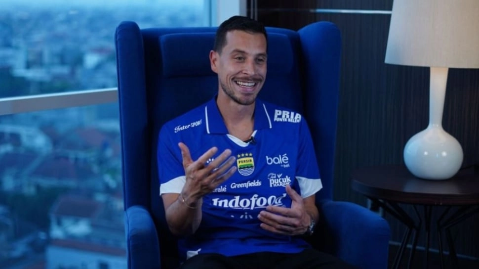 Thom Haye: Ini Sangat Gila Persib Bandung Bertanding 27 Desember 2025