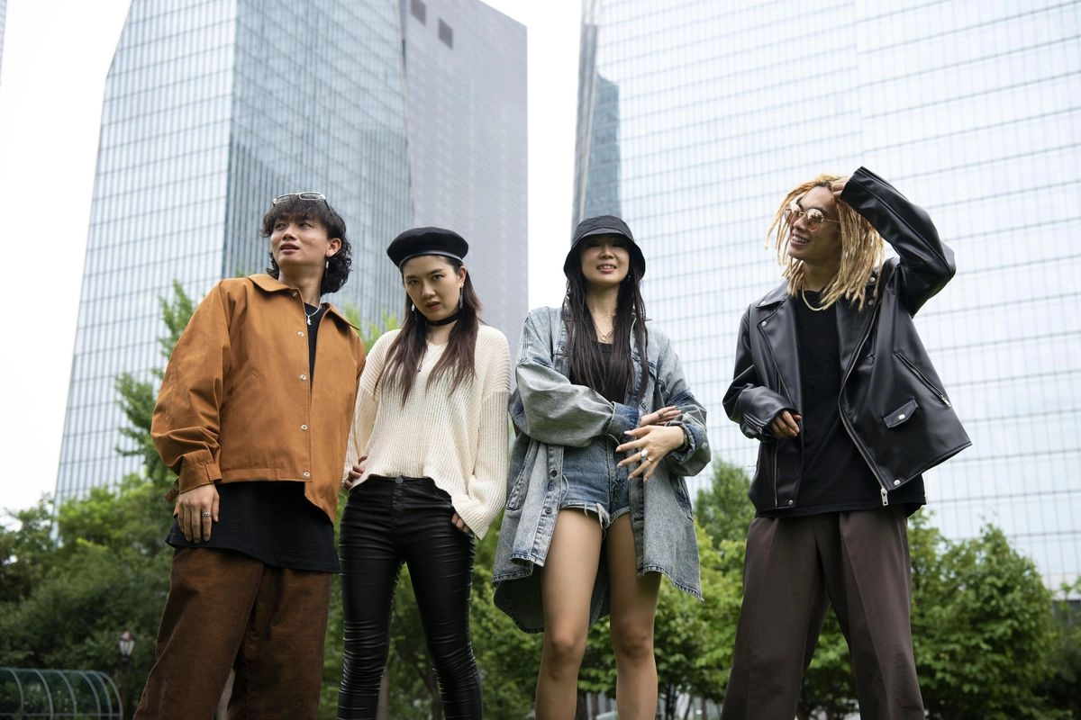Bukan Sekadar Ikut Tren, Ini Gaya Fashion Gen Z yang Mendominasi 2025