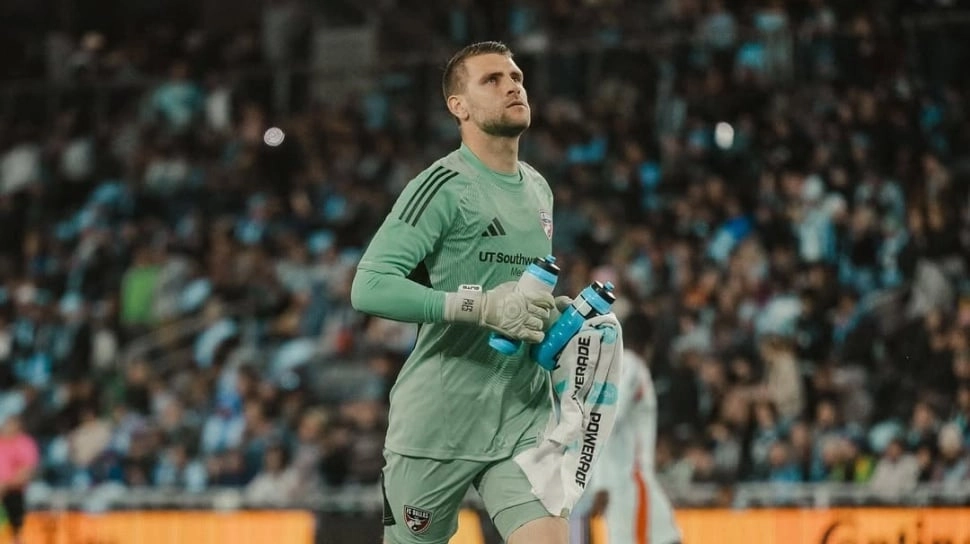 Segini Gaji Fantastis Maarten Paes yang Bikin Persib Harus Jebol Brankas