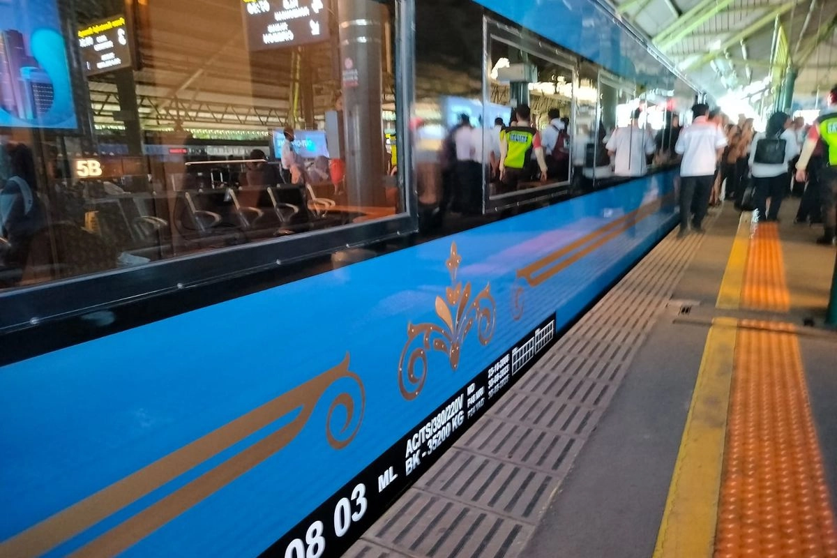 10 Kereta Api Jarak Jauh Favorit Penumpang Selama Libur Akhir Tahun