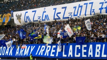GBLA Penuh, Lawan Gemetar! Pesan Tegas Bojan Hodak untuk Bobotoh Jelang Persib Lawan PSM