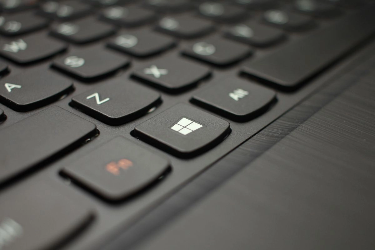 3 Cara Split Screen Laptop Windows dengan Mudah dan Praktis