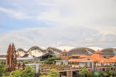 Hujan Deras, 8 Penerbangan Gagal Mendarat di Bandara Ngurah Rai Bali