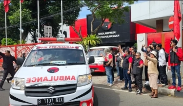 Lepas Bantuan PDIP ke Lokasi Bencana Sumatera, Ribka Tjiptaning Minta Relawan Harus Siap Tidak Mandi dan Lapar